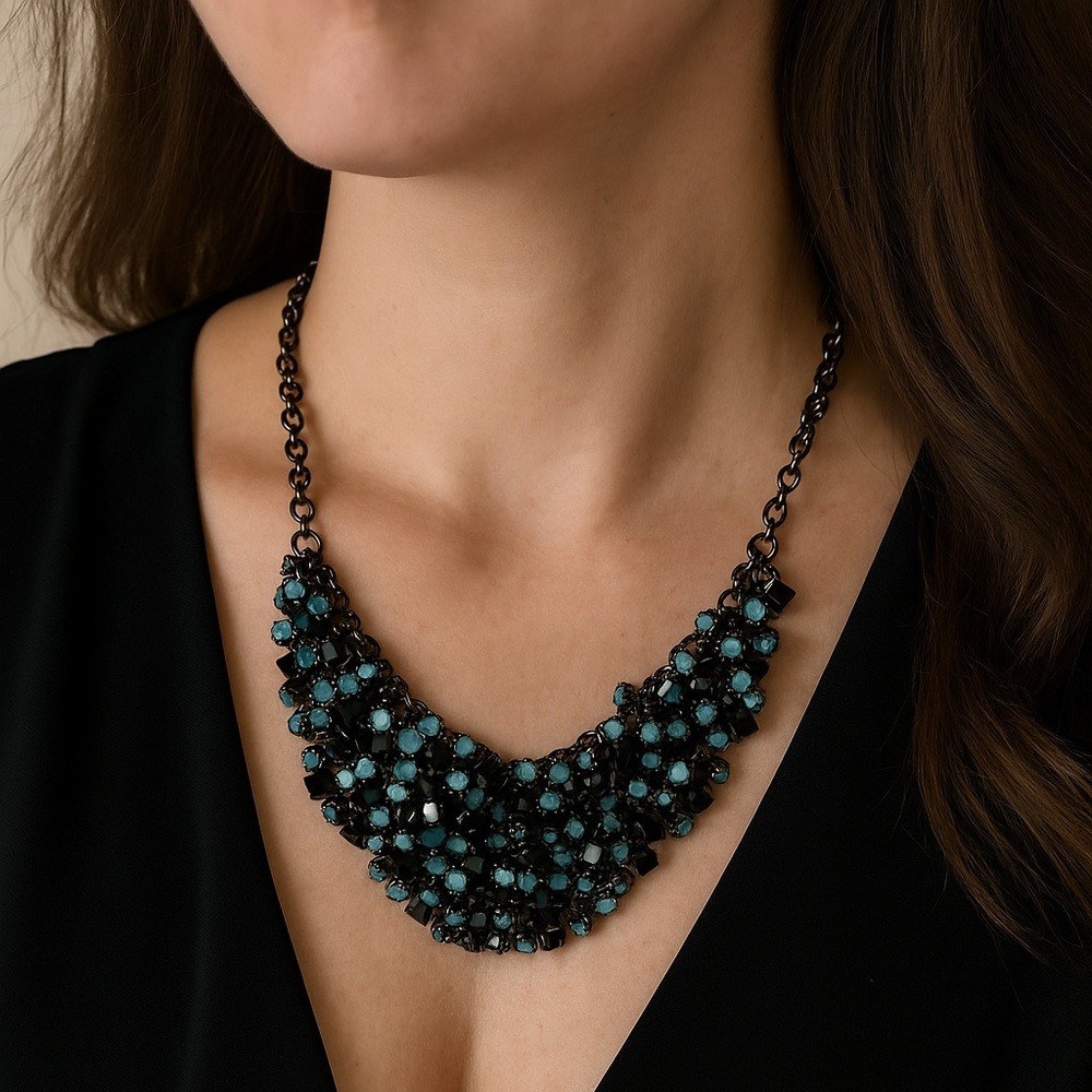 Rhinestones Bib Fashion Necklace / Statement Necklace